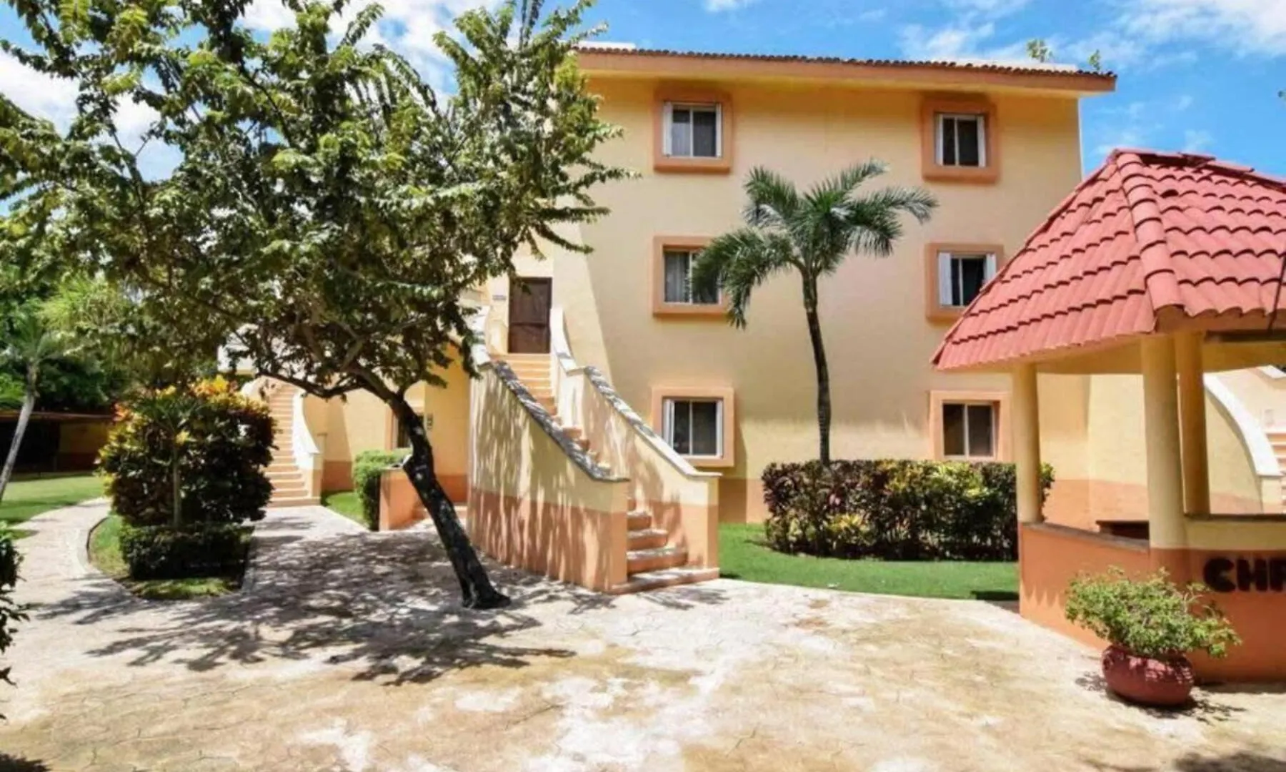 Private Balcony I Gated Playacar I Pool On Site! Apartamento Playa del Carmen