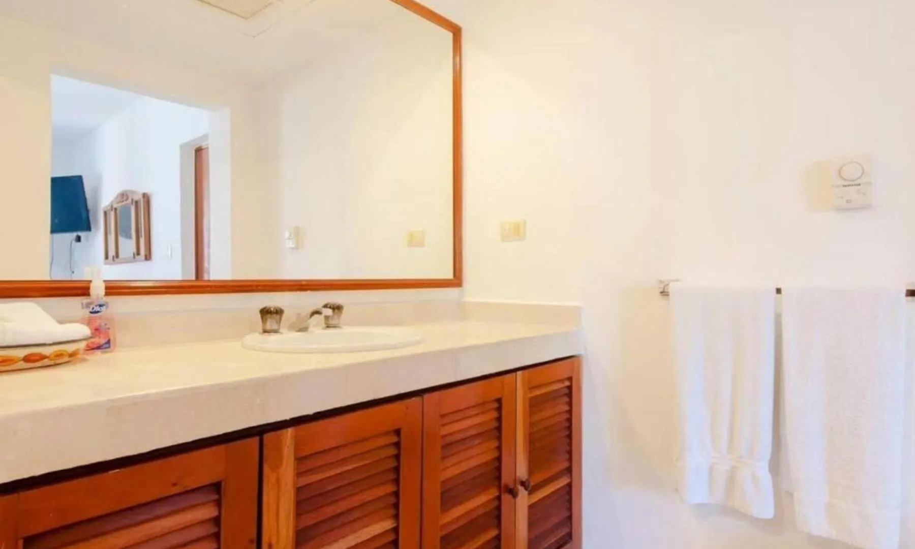 Private Balcony I Gated Playacar I Pool On Site! Apartamento Playa del Carmen